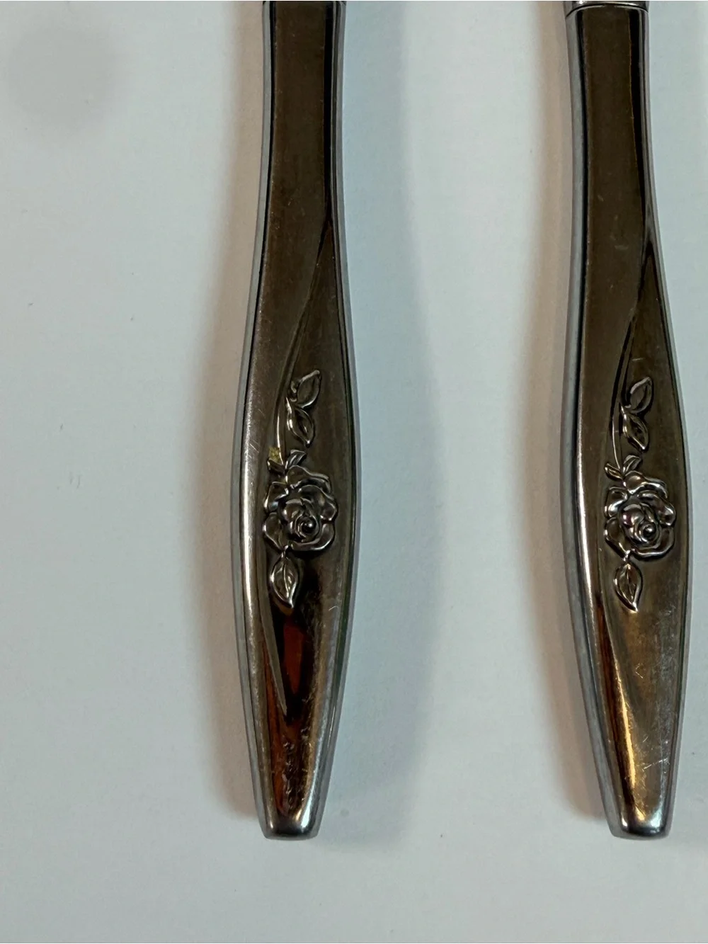 Oneidacraft Lasting Rose 2 Replacement Dinner Knives Stainless Steel Flatware